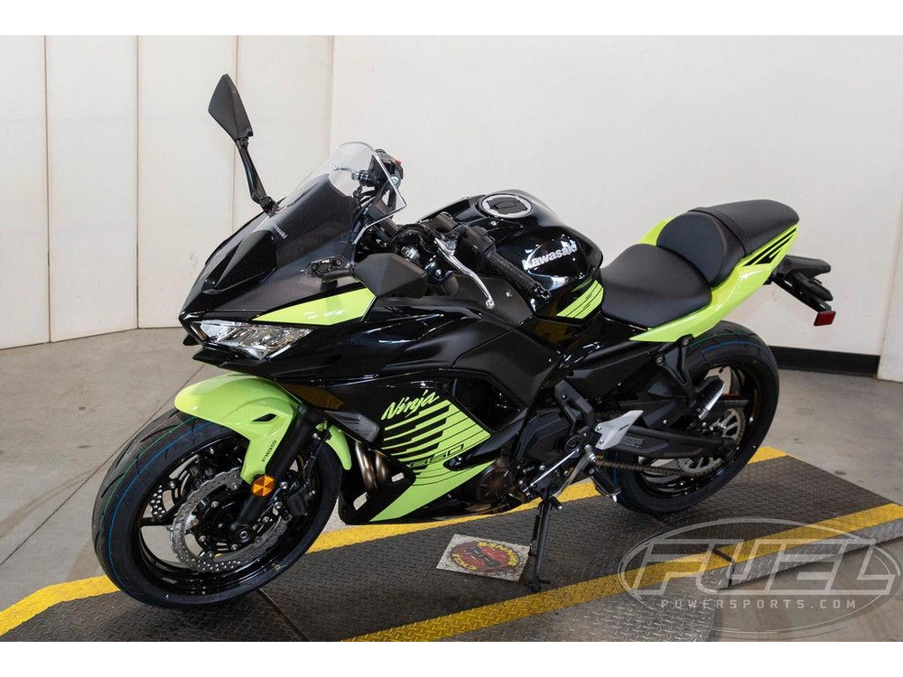 2026 Kawasaki Ninja® 650 Abs alt
