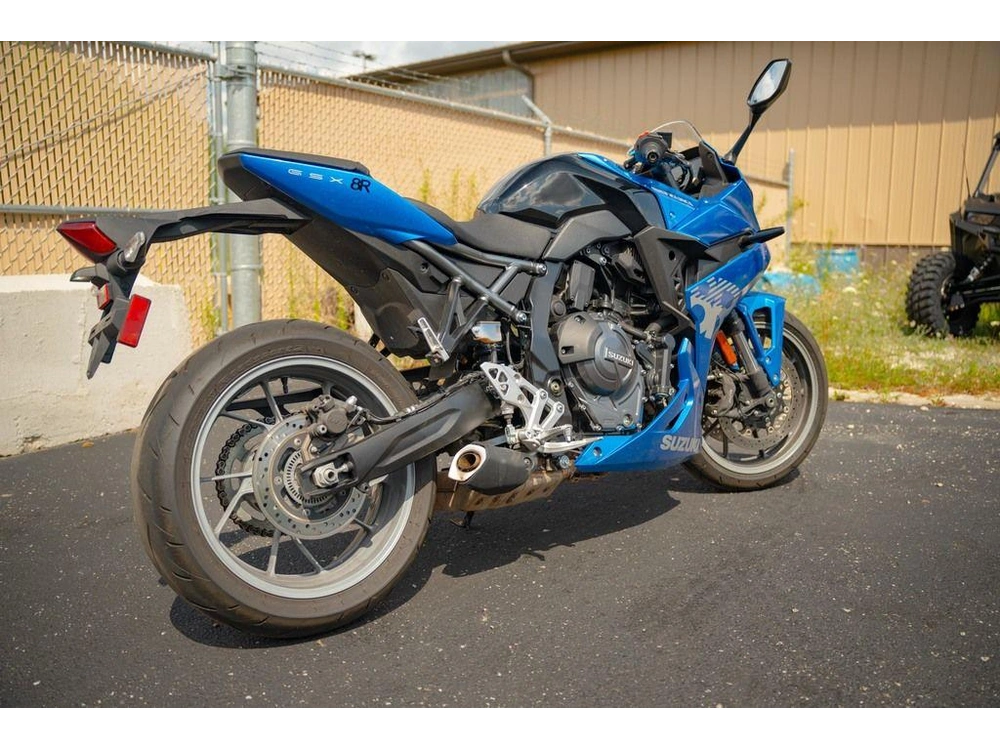 2024 Suzuki Gsx-8r alt