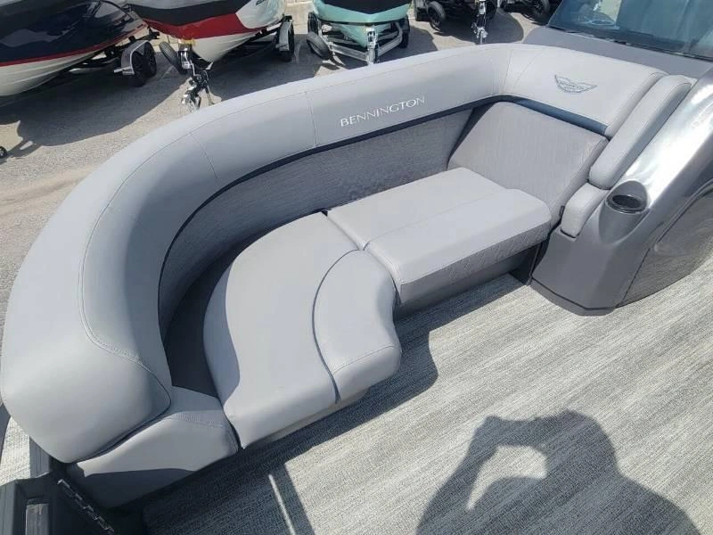 Bennington Marine M22 Swingback Luxe 3t / F200 2025 alt
