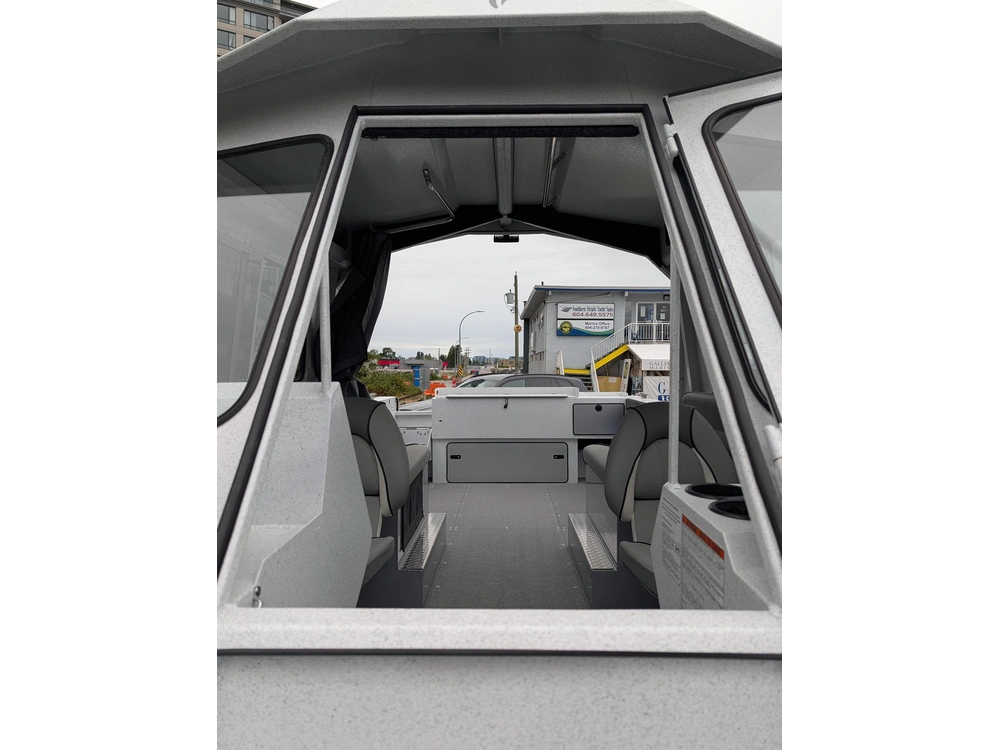2027 Kingfisher 2025 Escape Ht alt