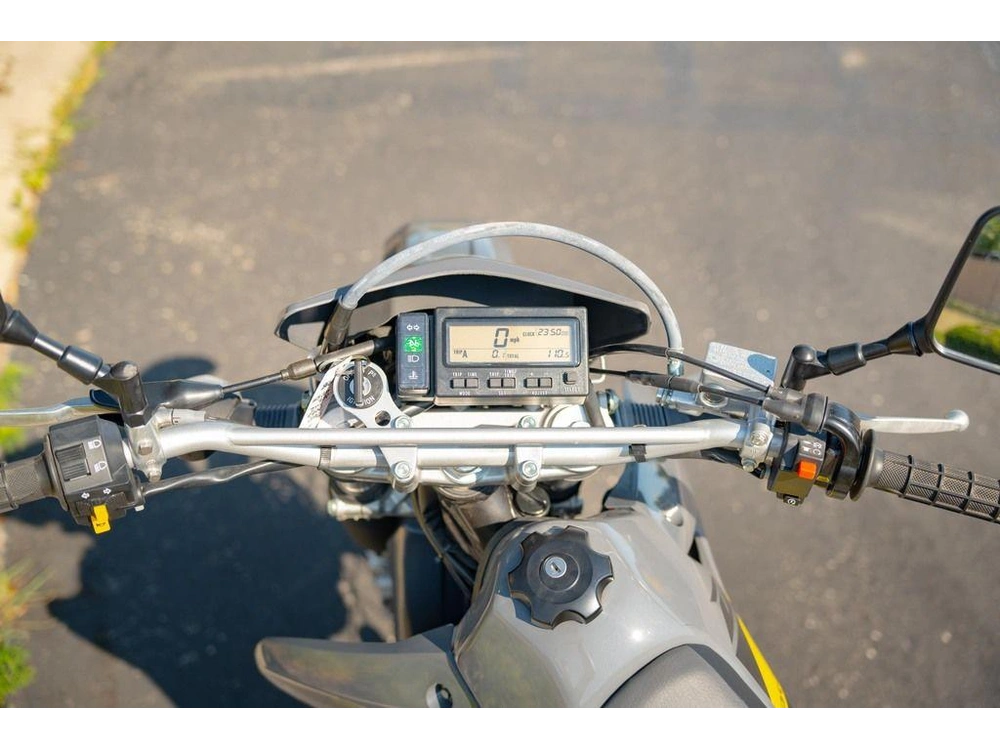 2022 Suzuki Dr-z400s alt