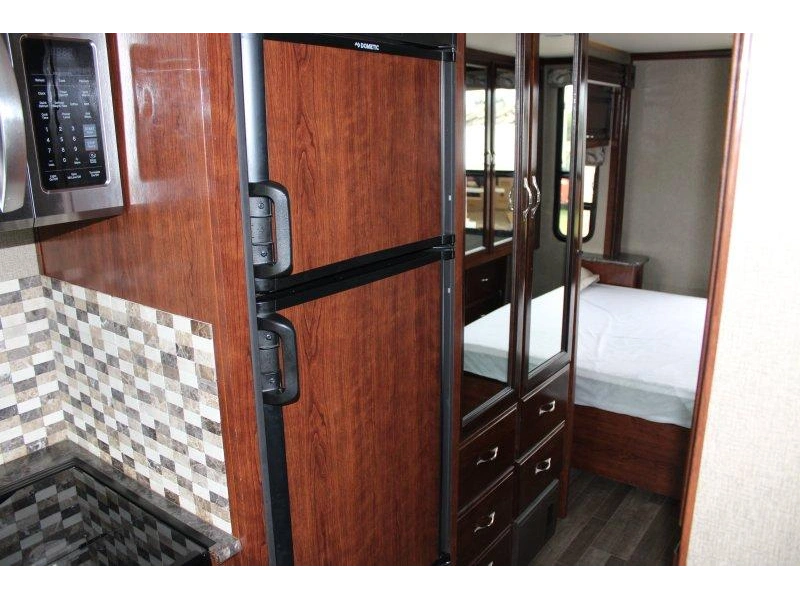Fleetwood Flair 31a 2018 alt
