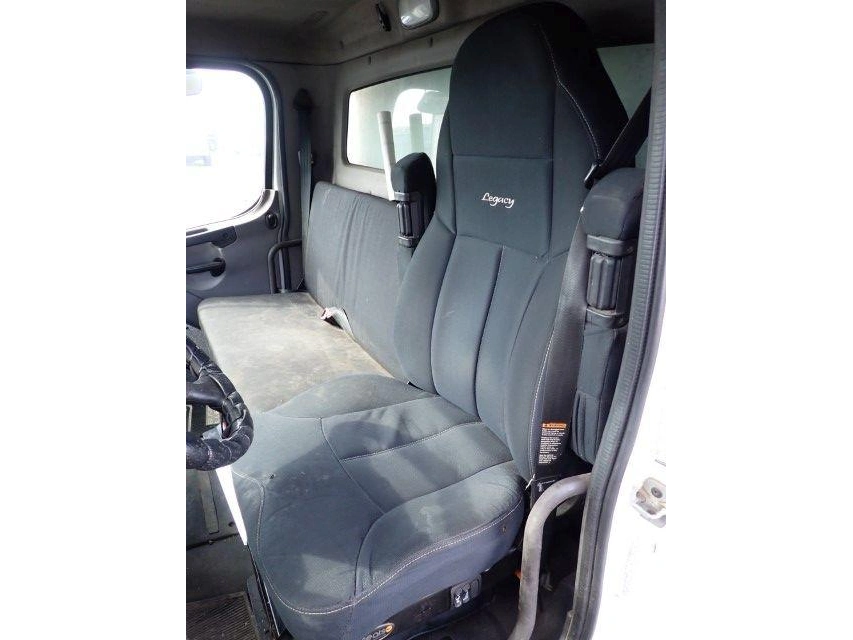 Freightliner M2106 2016