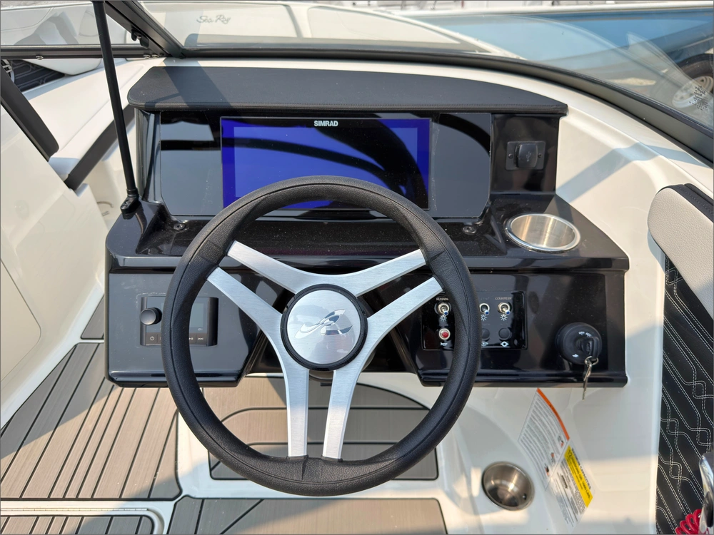 2027 Sea Ray Spo 210 alt
