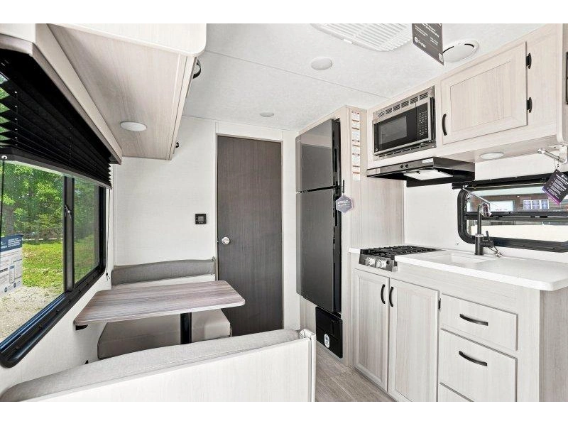 Coachmen Catalina 154rbx 2027 alt