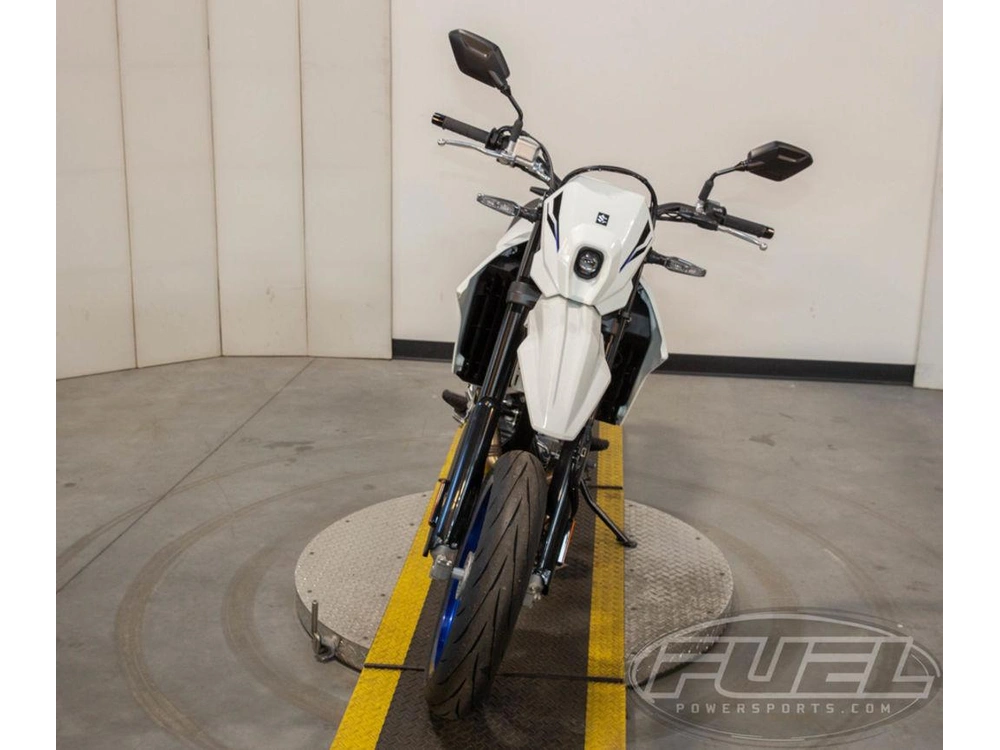 2025 Suzuki Dr-z4sm alt
