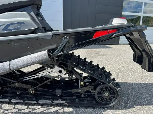 Polaris PROSTAR S4 INDYXC137BLK 2027