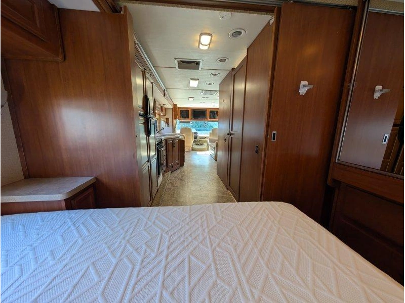 Fleetwood Bounder 33u 2011 alt