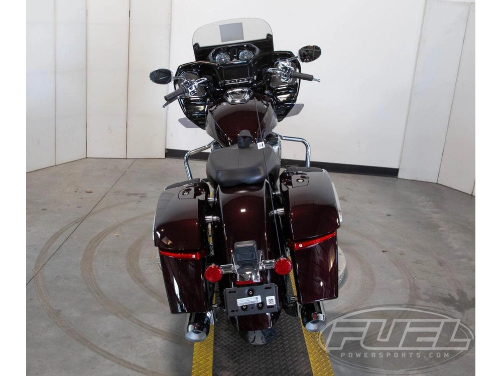 2026 Indian Motorcycle Challenger® Limited 112 Crimson alt