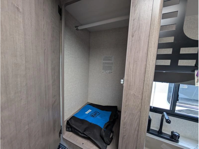 Lance Camper Lance Sq825 2026 alt