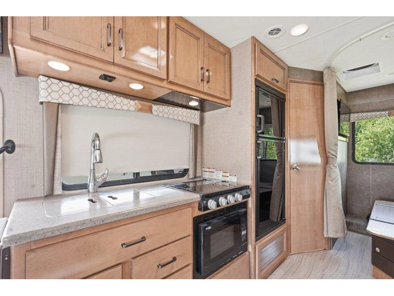 Thor Motor Coach Quantum 24km 2020 alt