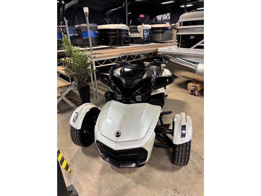 Can-am F 3 T 2025 alt