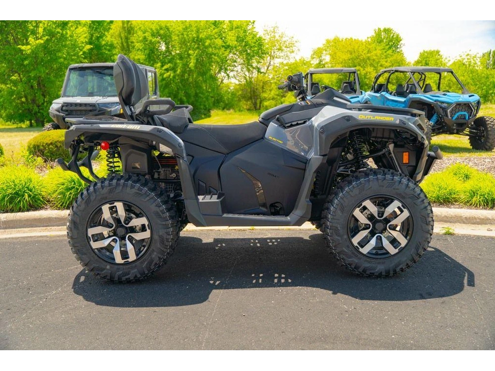 2026 Can-am Outlander Electric Max alt