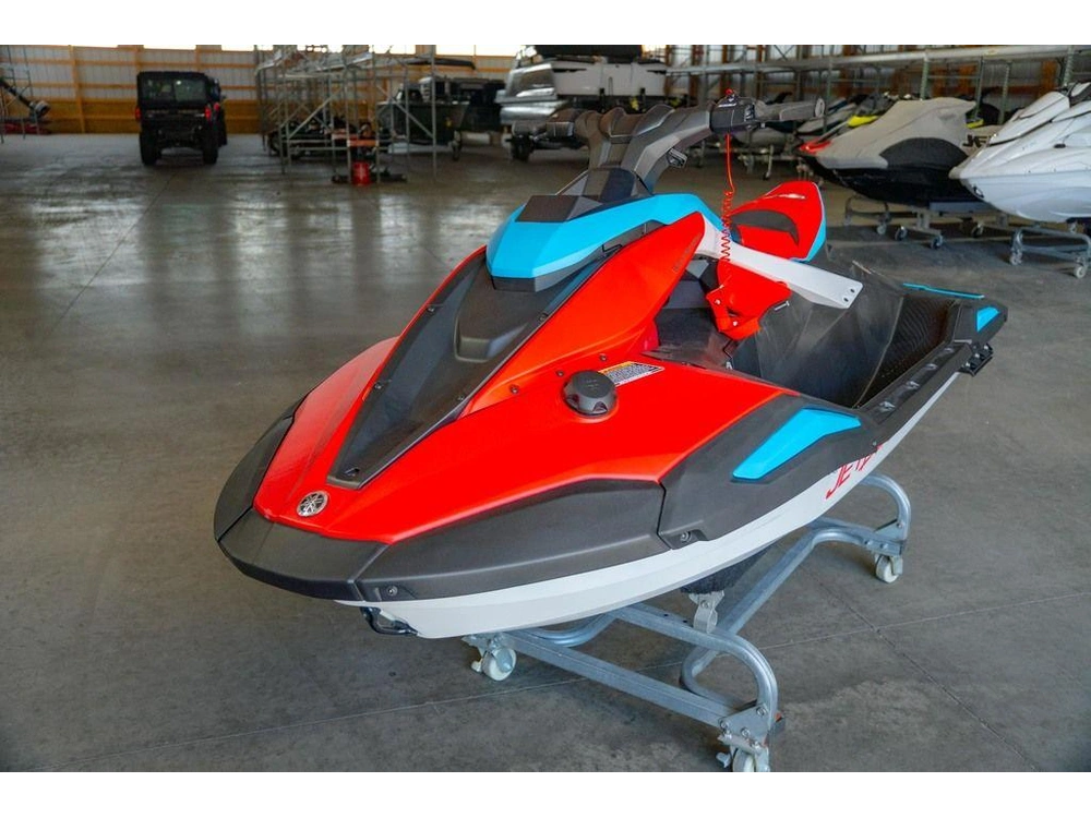 2025 Yamaha Jetblaster Dlx 2-up alt