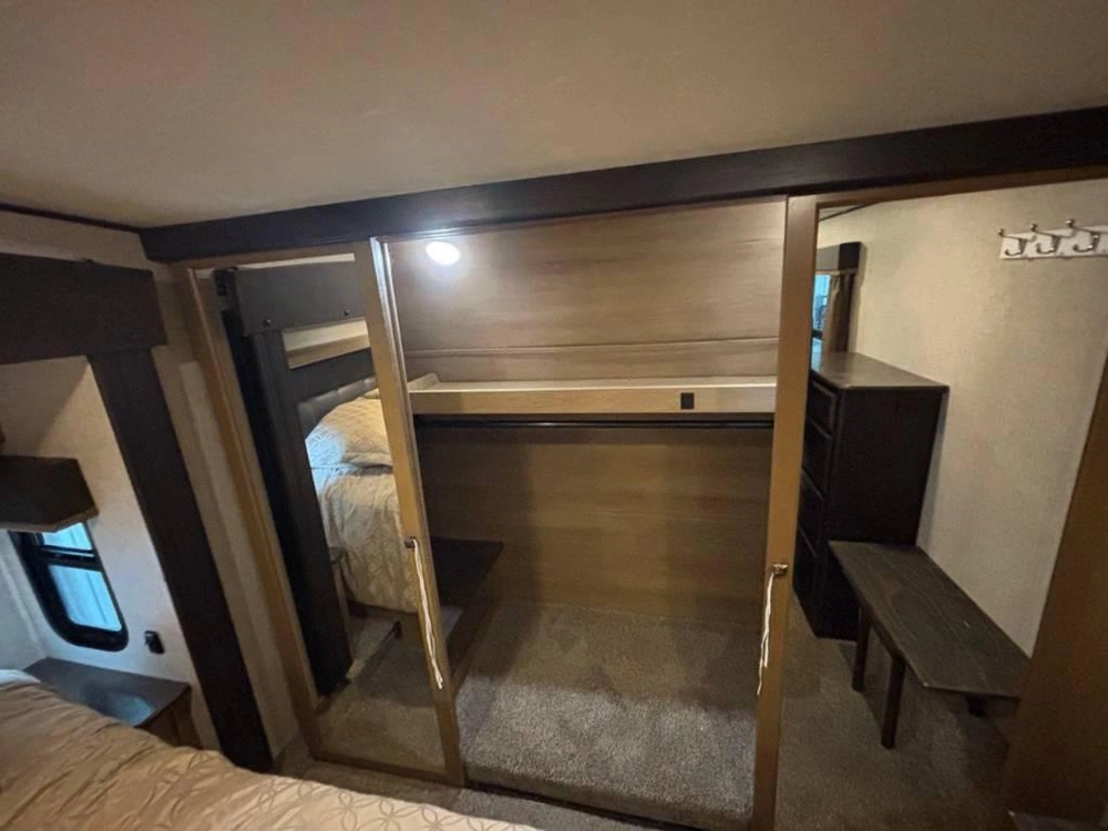 Crossroads Cruiser 322rl 2017 alt