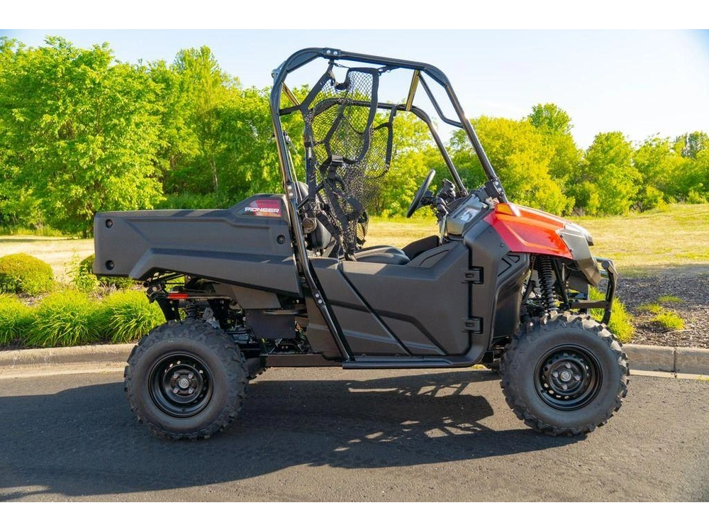 2026 Honda Pioneer 700 alt