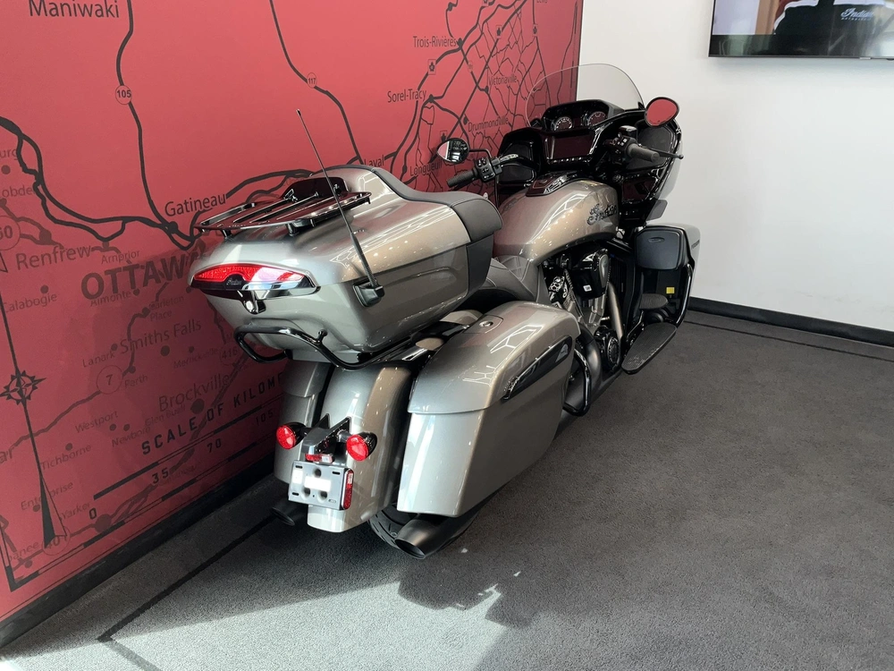 Indian Motorcycle Pursuit Dark Horse 2026 alt