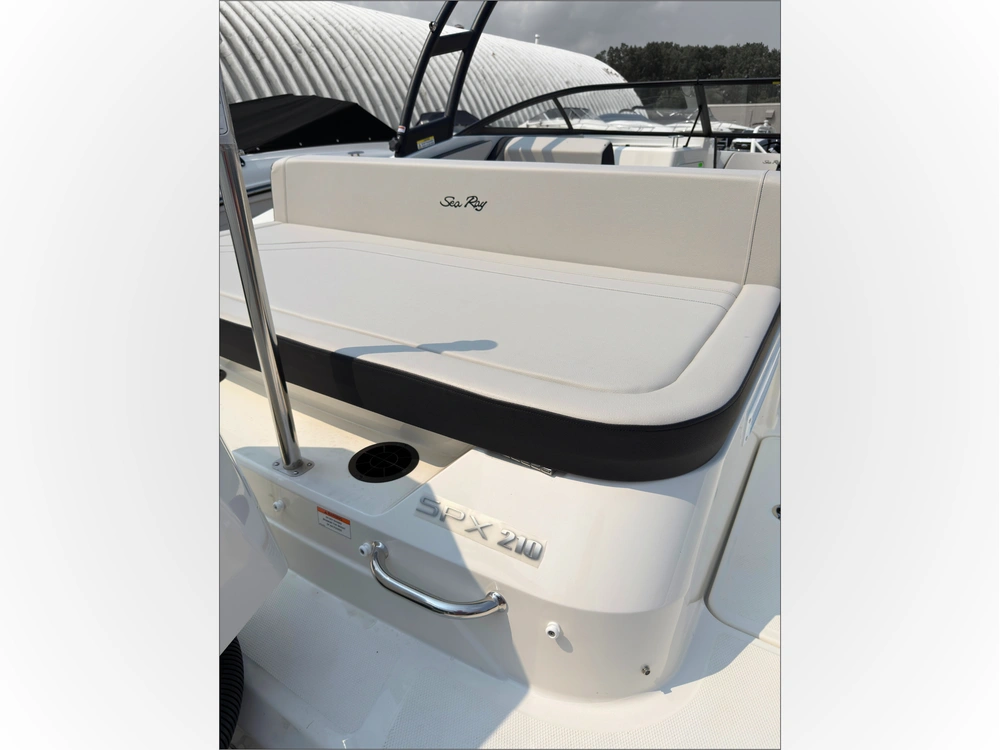 2027 Sea Ray Spo 210 alt