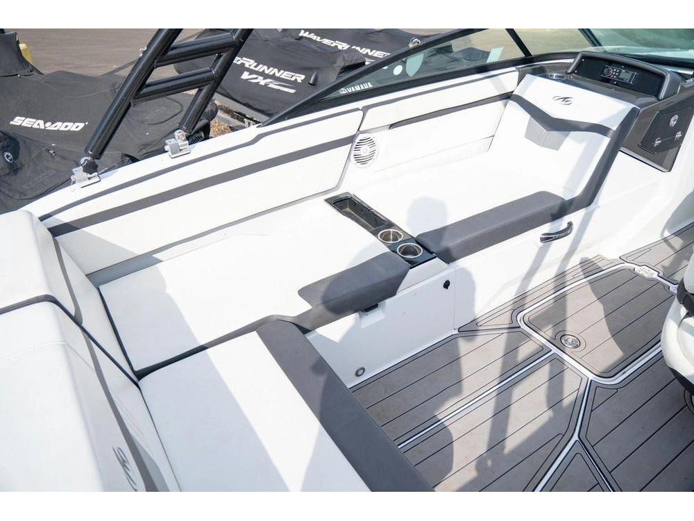 2019 Monterey Boats M-225 alt