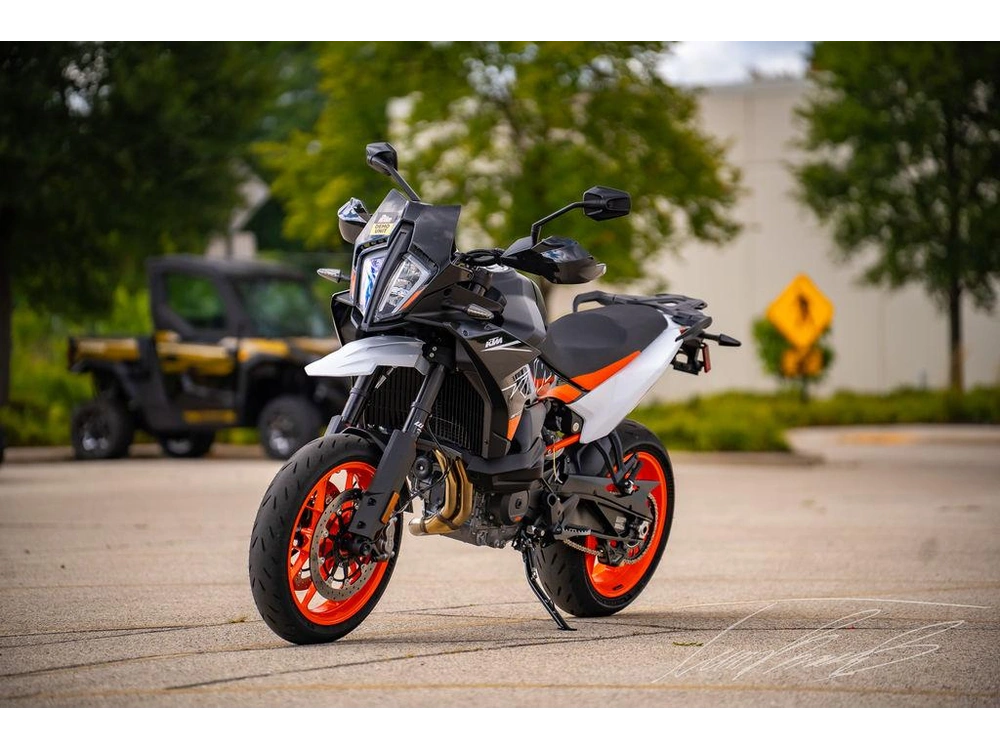 2024 Ktm 890 Smt alt