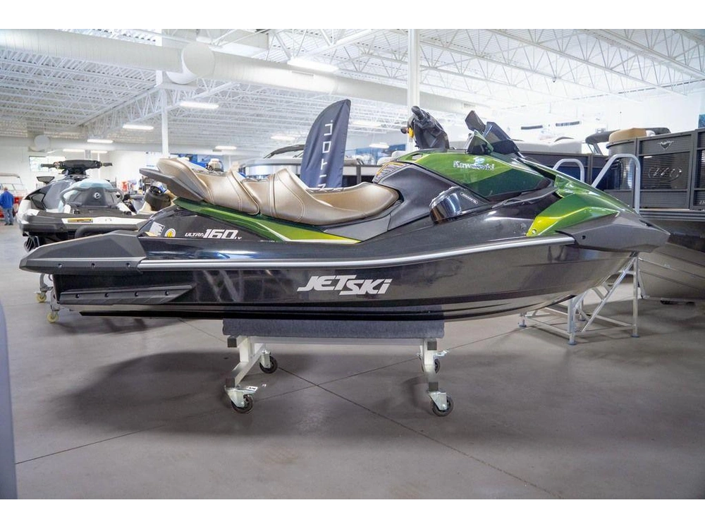 2025 Kawasaki Ultra® 160lx alt