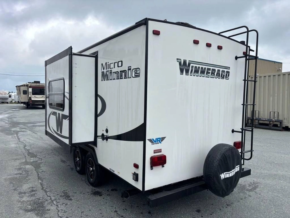 Winnebago Micro Minnie 2106fbs 2017 alt