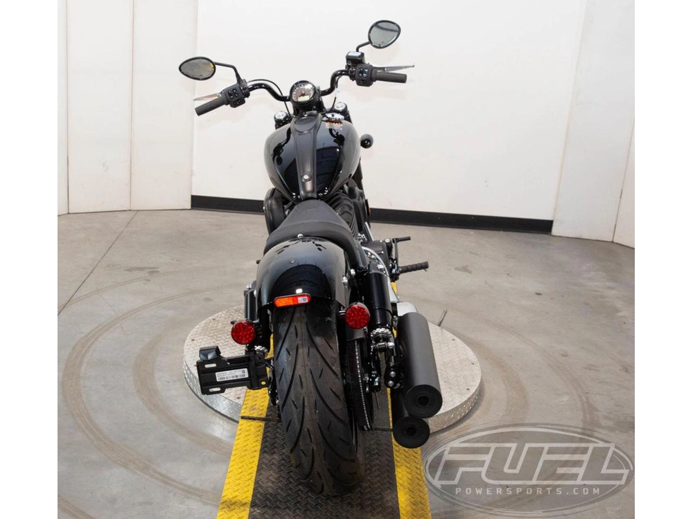 2026 Indian Motorcycle Chief® Bobber Black Metallic alt