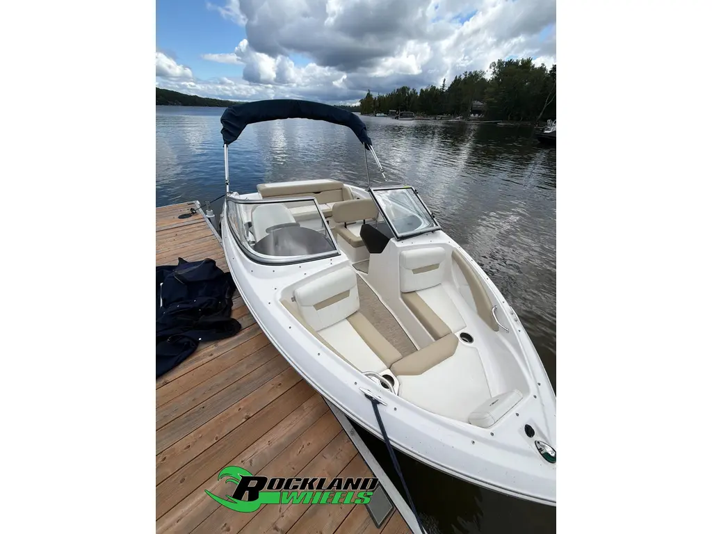 Regal 1900 ES with 4.3 VOLVO PENTA WITH TRAILER AND TRAVEL COVER 2017