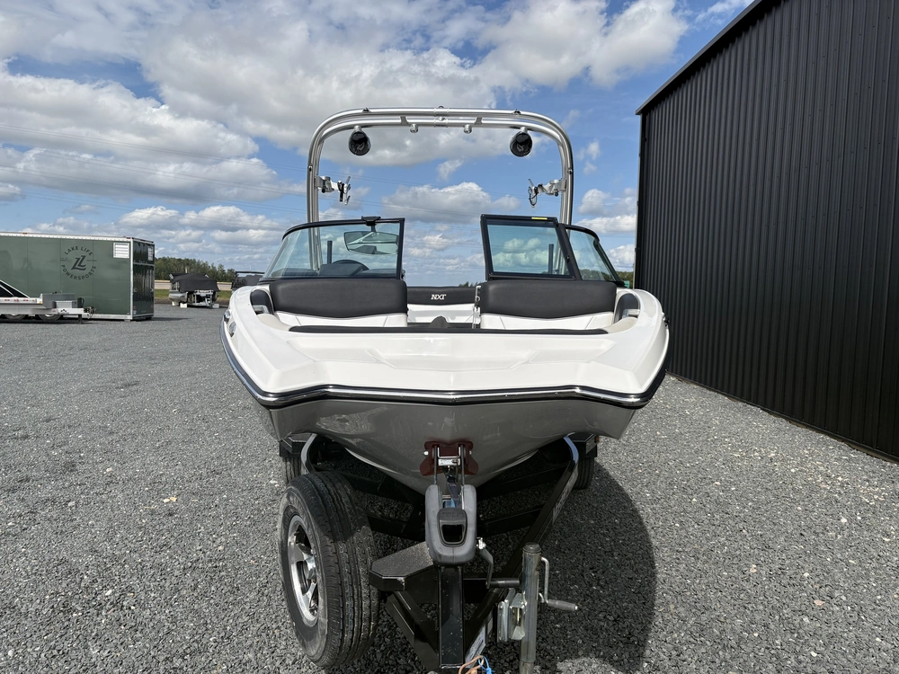 2016 Mastercraft Nxt 20 alt