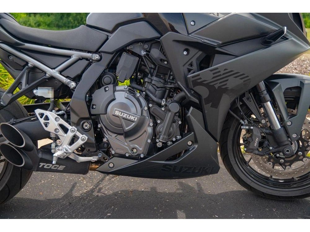 2025 Suzuki Gsx-8r alt