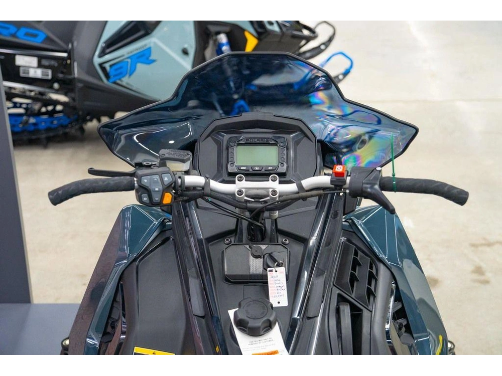 2026 Polaris 650 Indy Xc 137 Gloss Black / Blue Dusk alt