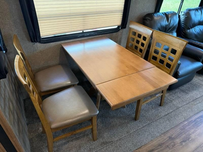 Coachmen Catalina 333rets 2019 alt