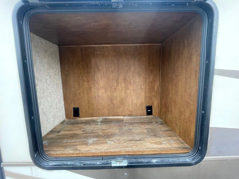 2017 Forest River Wildcat 29rlx alt