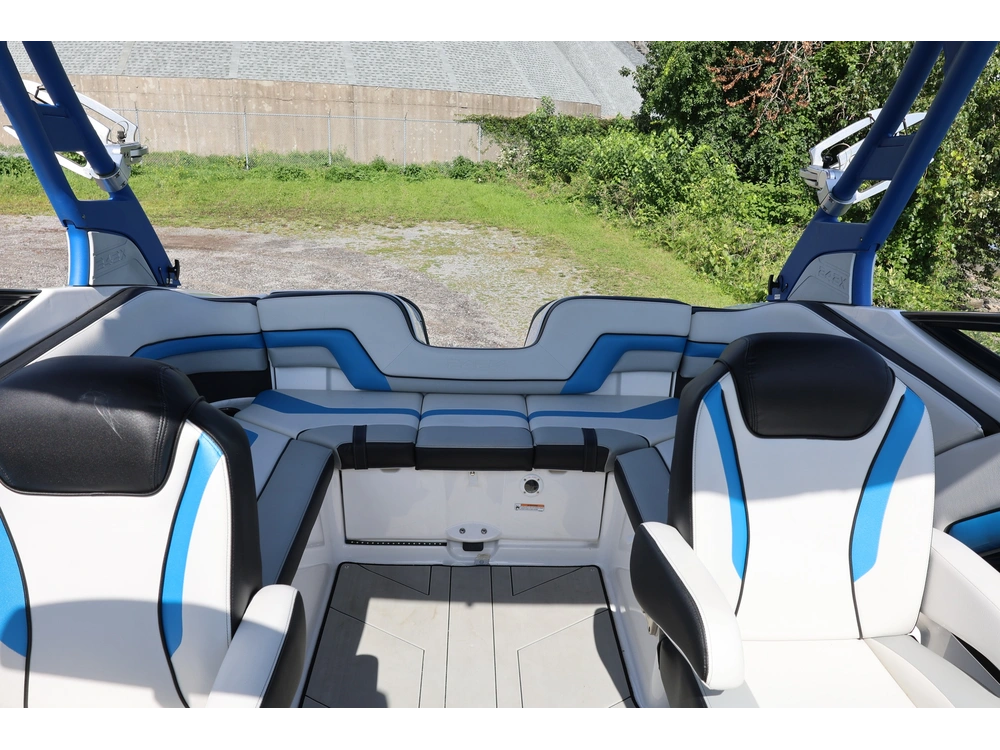 2020 Yamaha 242x alt