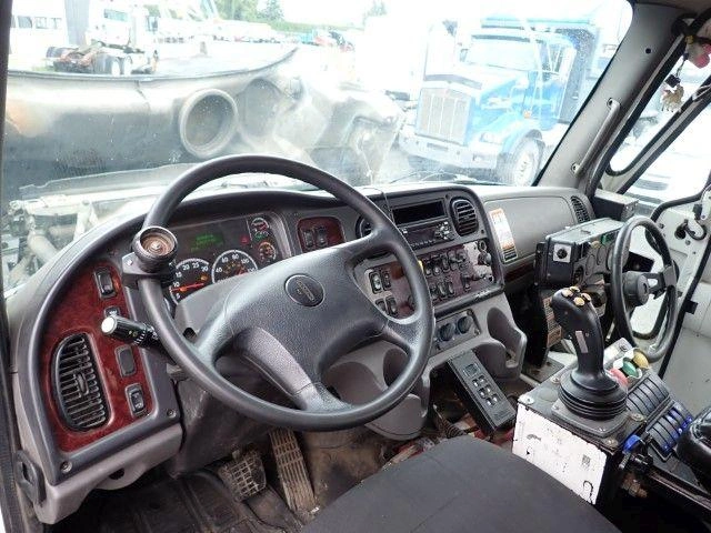 Freightliner 108sd 2019