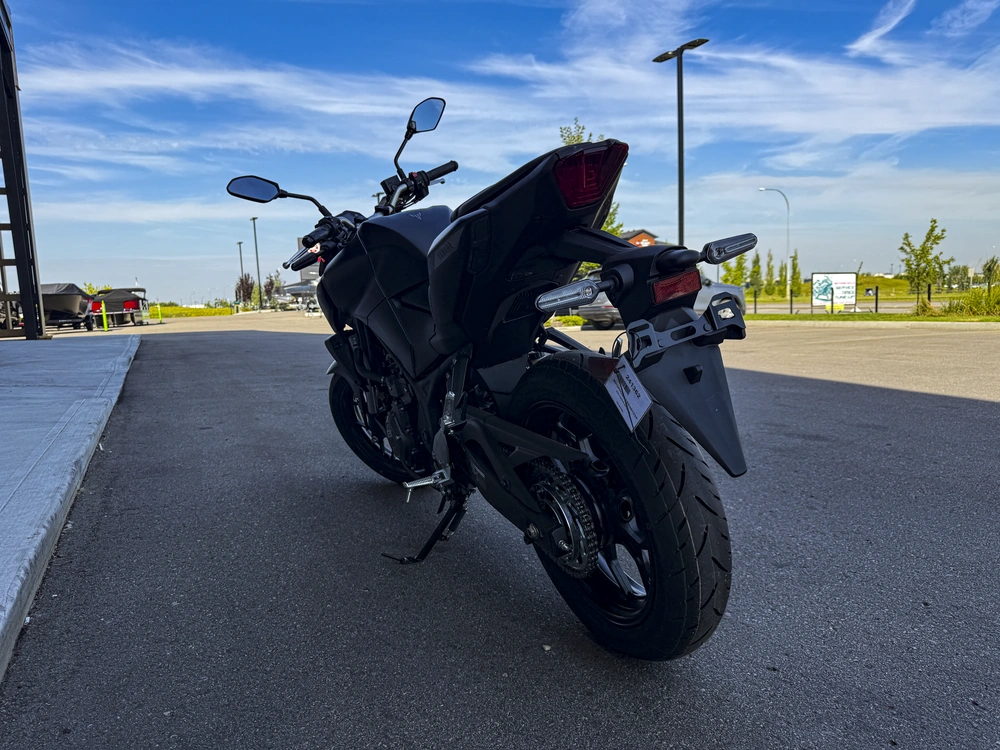 2025 Yamaha Mt-03 alt