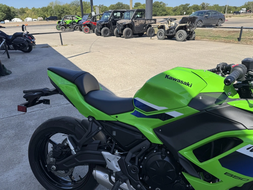 2026 Kawasaki Ninja® 650 Abs alt