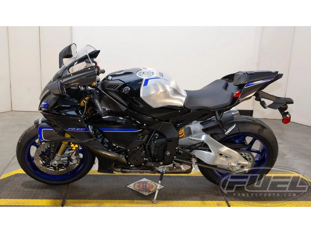 2026 Yamaha Yzf-r1m alt