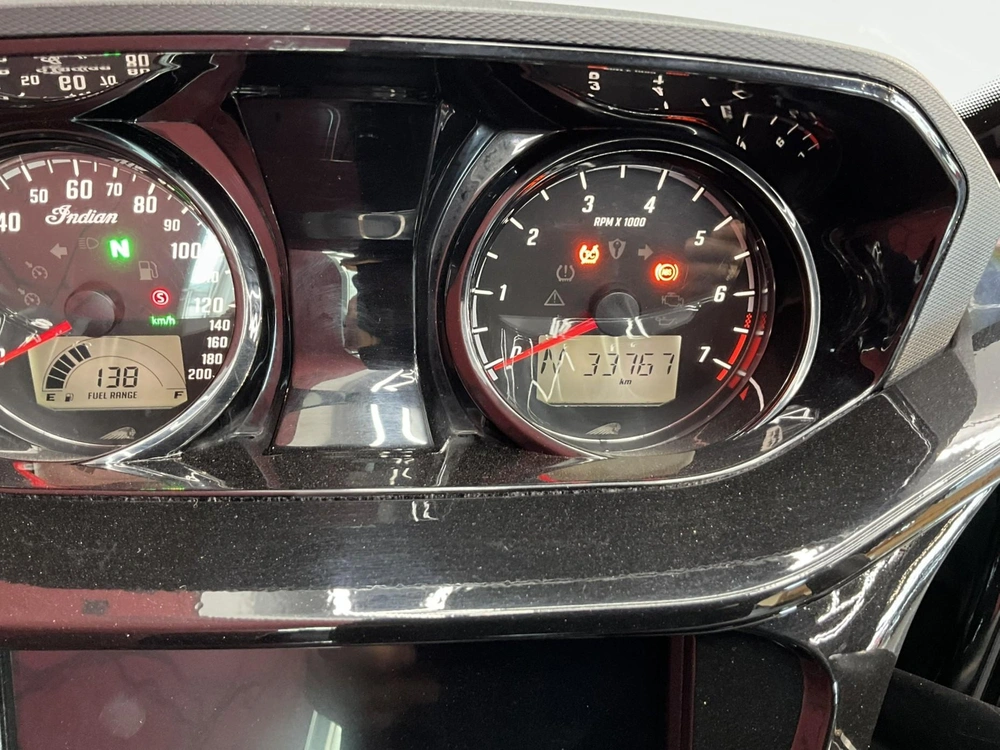 2024 Indian Motorcycle Challenger Dark Horse alt