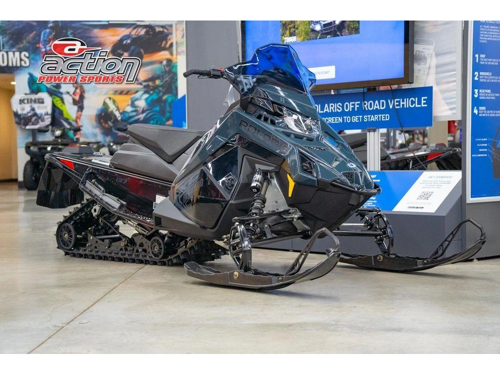 2026 Polaris 650 Indy Xc 137 Gloss Black / Blue Dusk alt