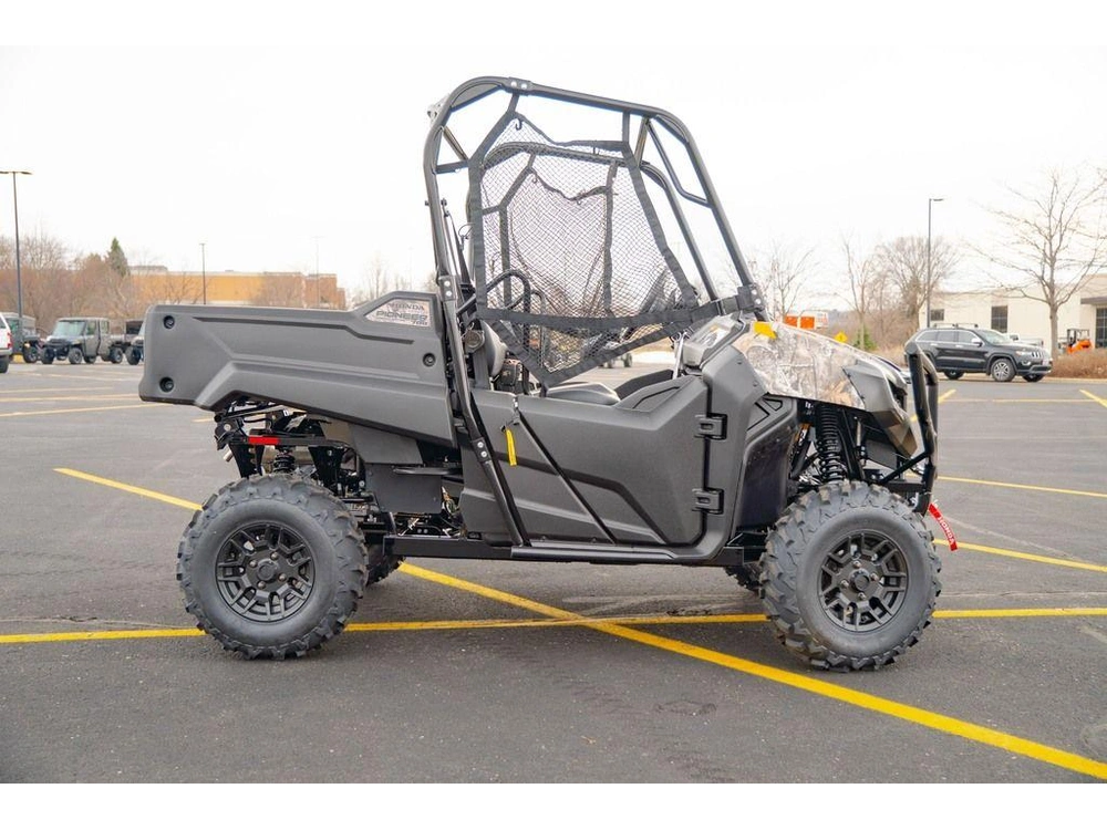2026 Honda Pioneer 700 Forest alt
