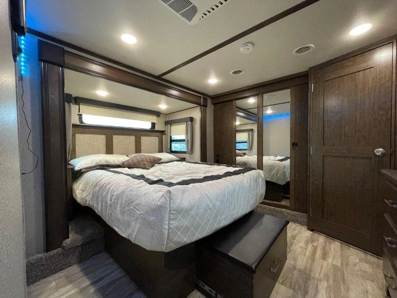 Grand Design Solitude 310gk 2020 alt