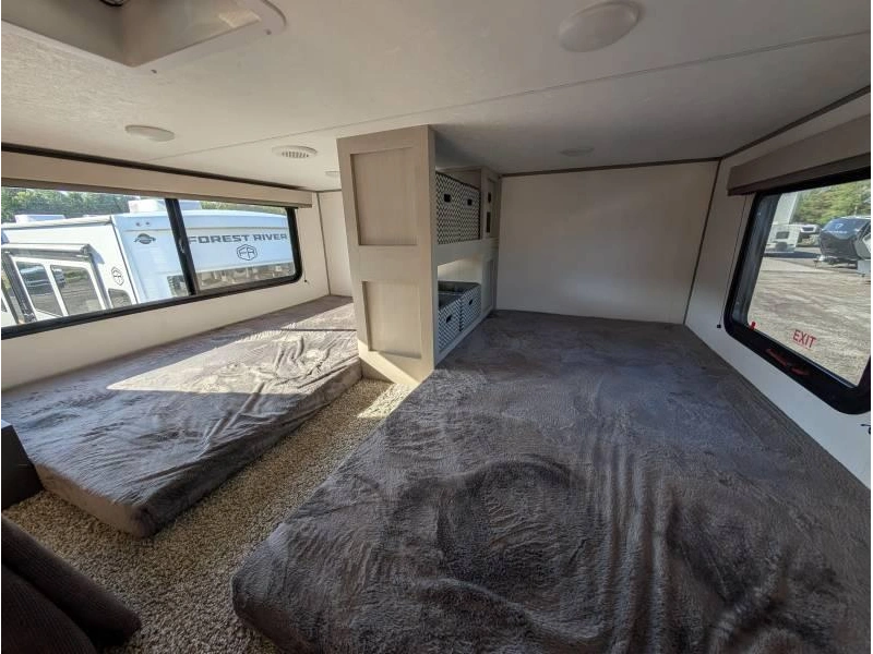 Coachmen Catalina 42condo 2027 alt