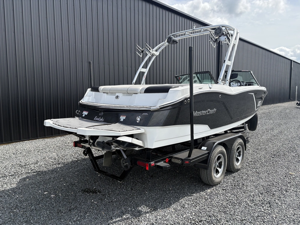2016 Mastercraft Nxt 20 alt
