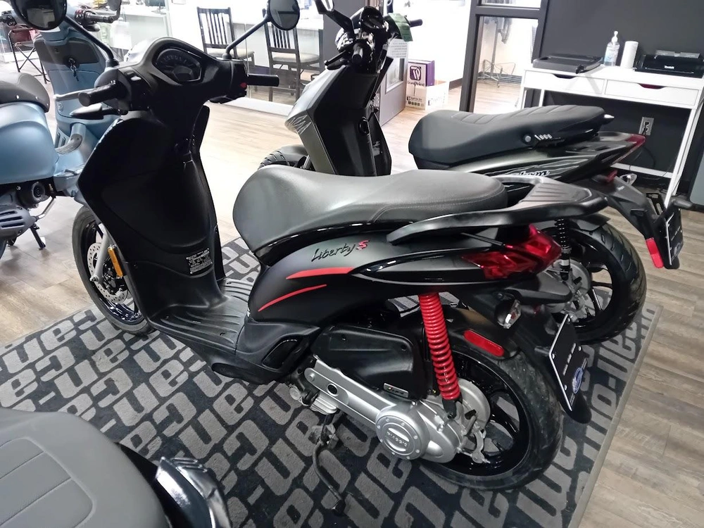 Piaggio Liberty S 50 2024 alt