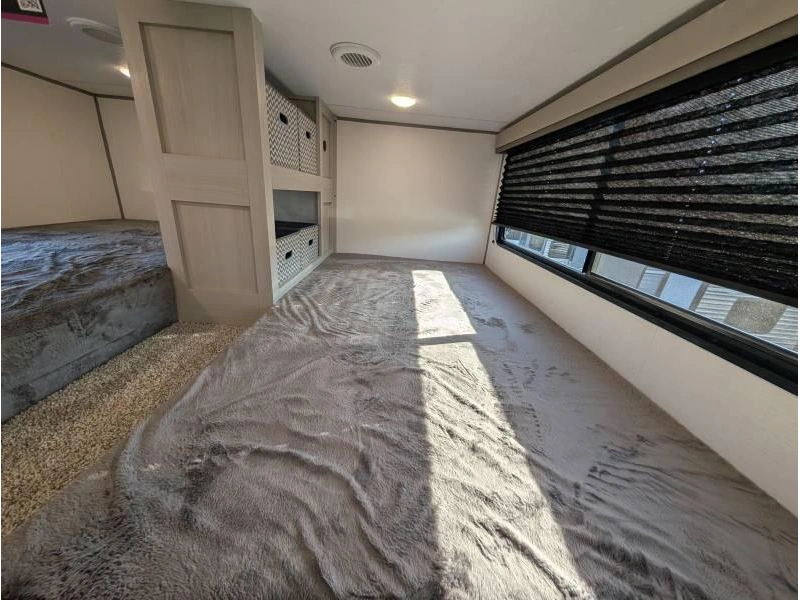 Coachmen Catalina 42condo 2027 alt