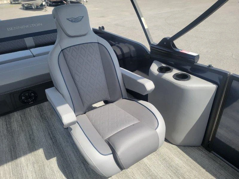 Bennington Marine M22 Swingback Luxe 3t / F200 2025 alt