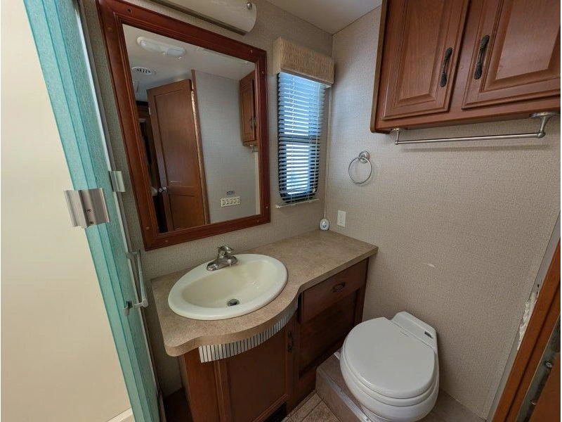 Fleetwood Bounder 33u 2011 alt