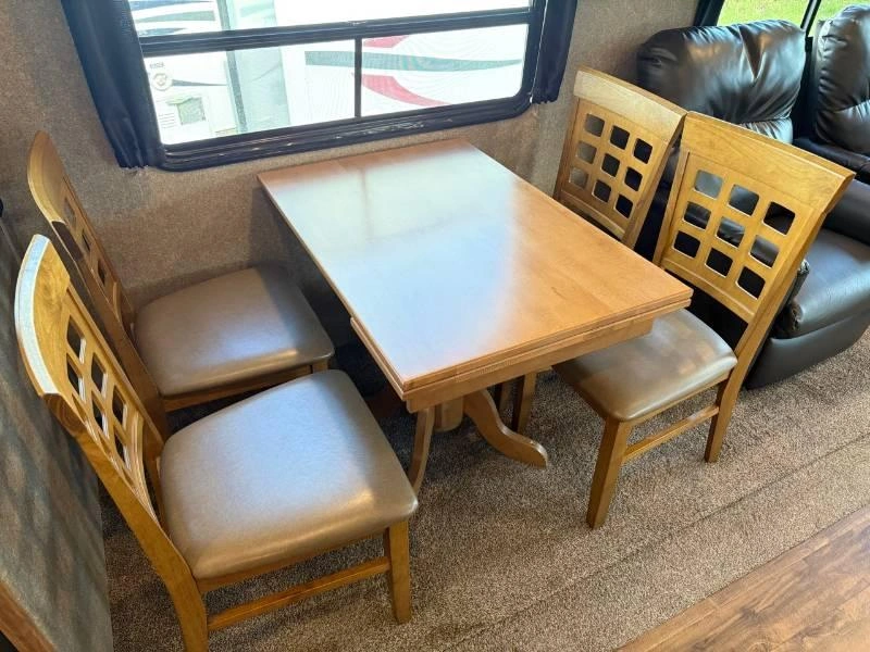 Coachmen Catalina 333rets 2019 alt