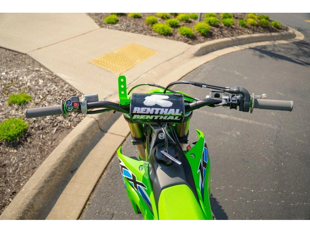 2026 Kawasaki Kx™450x alt